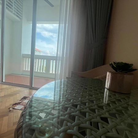 Straits Quay Marina Suites Penang By Aurorahomes Bagan Jermal Exterior photo