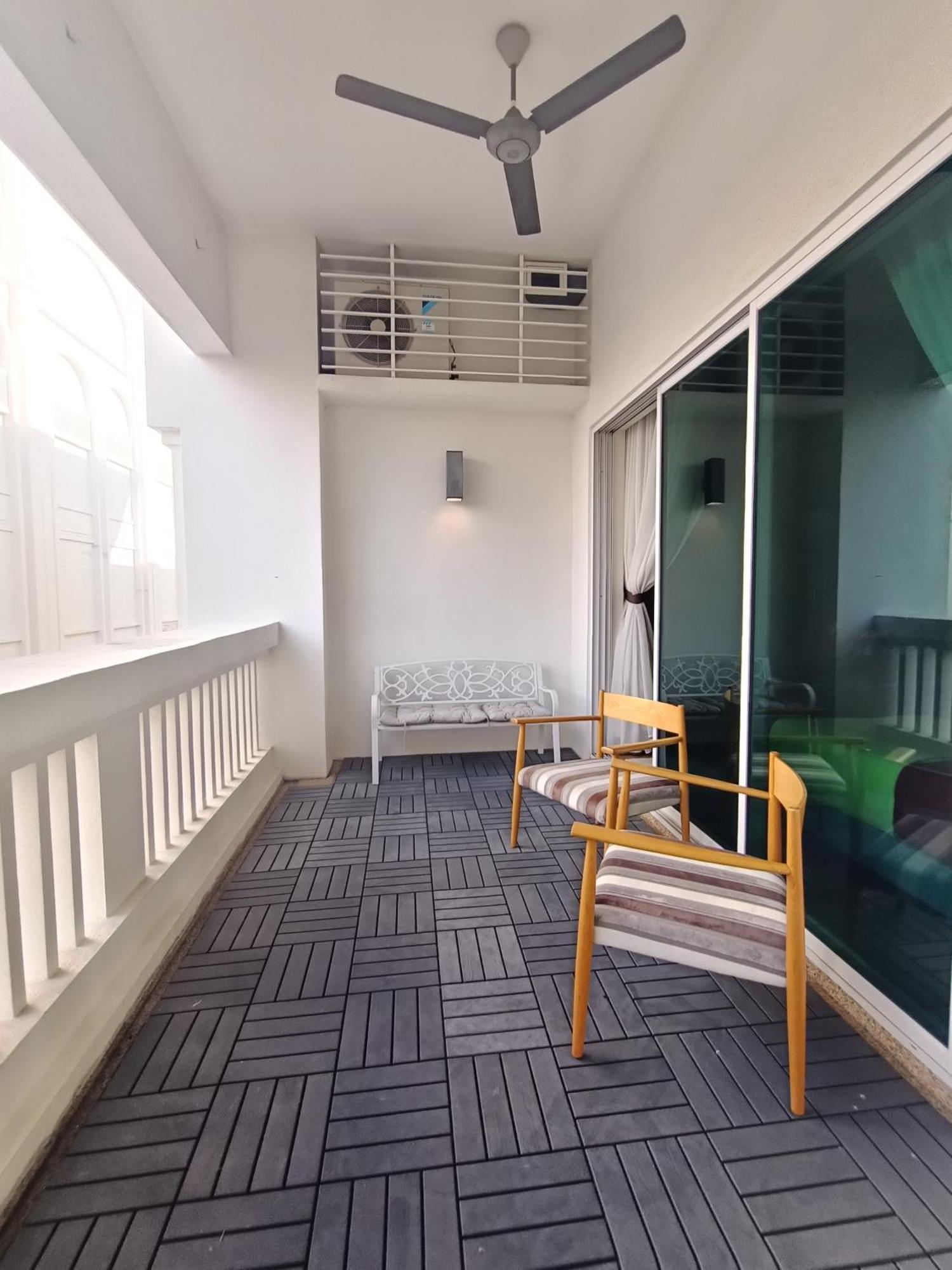 Straits Quay Marina Suites Penang By Aurorahomes Bagan Jermal Exterior photo