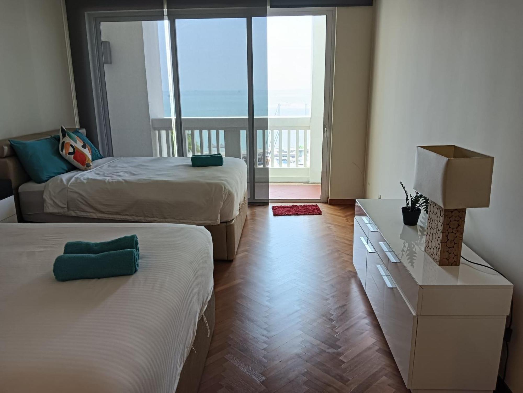 Straits Quay Marina Suites Penang By Aurorahomes Bagan Jermal Exterior photo