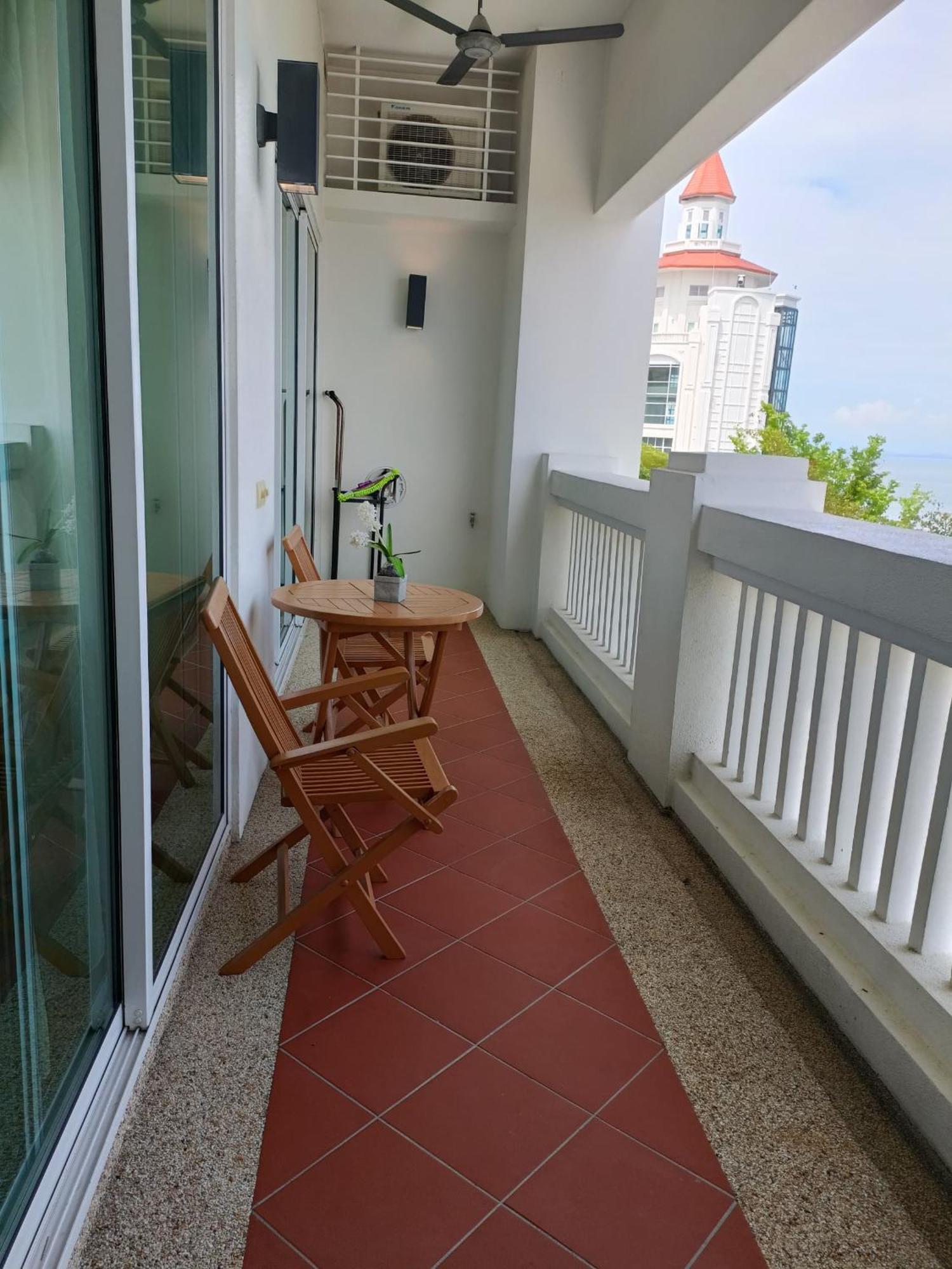 Straits Quay Marina Suites Penang By Aurorahomes Bagan Jermal Exterior photo