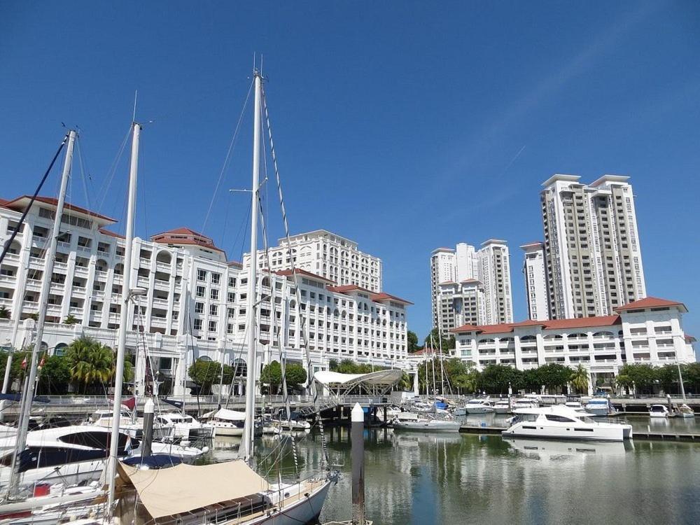 Straits Quay Marina Suites Penang By Aurorahomes Bagan Jermal Exterior photo